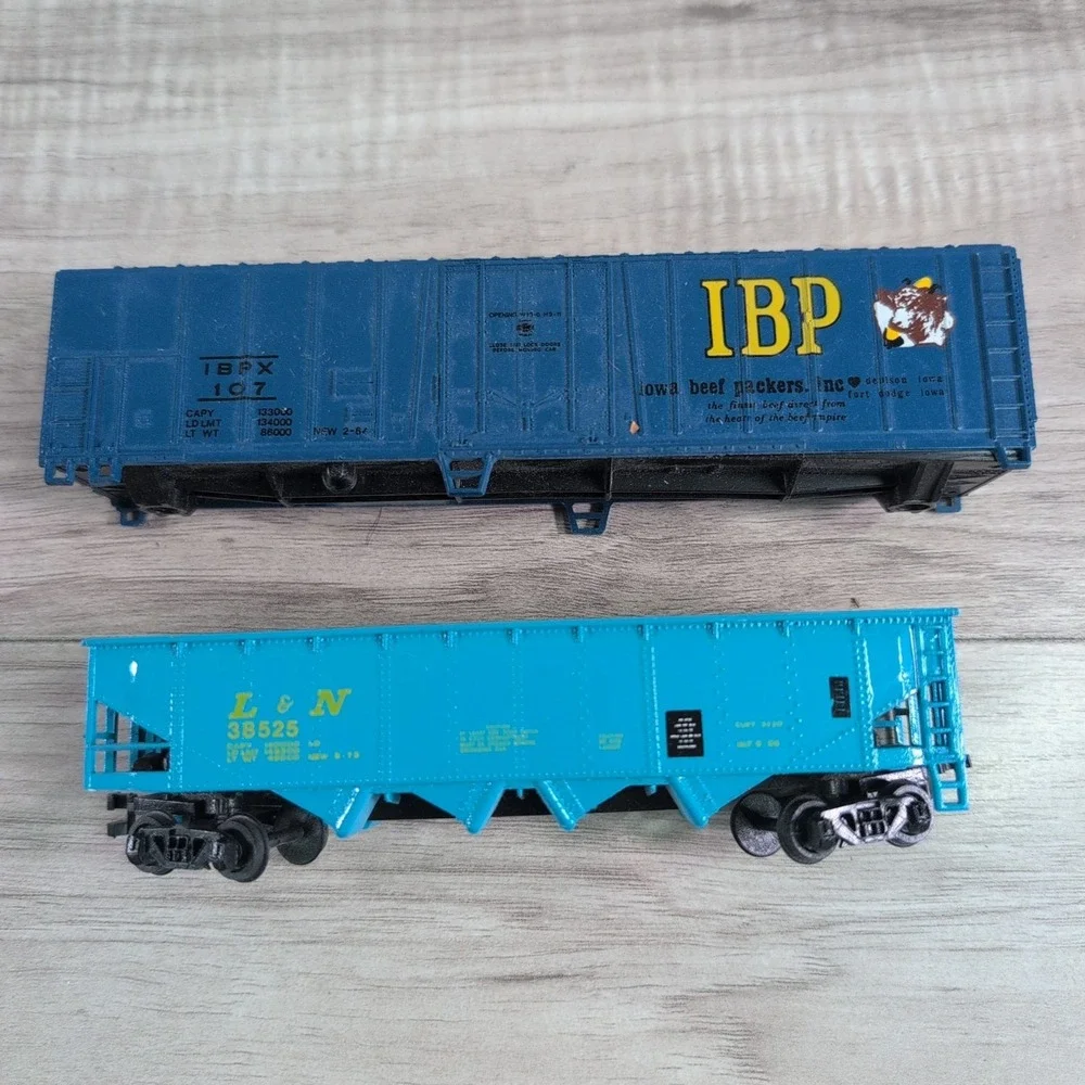 BACHMANN HO SCALE Union Pacific and life-like Train Lot of 9 ( UNTESTED )